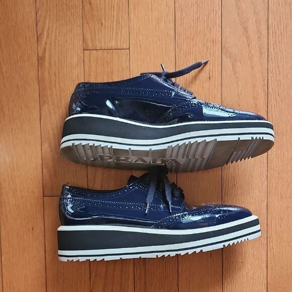 Prada Dark Blue Patent Leather Lace-Ups - Women's Size 38.5 EU / 8.5 US - Picture 3 of 6
